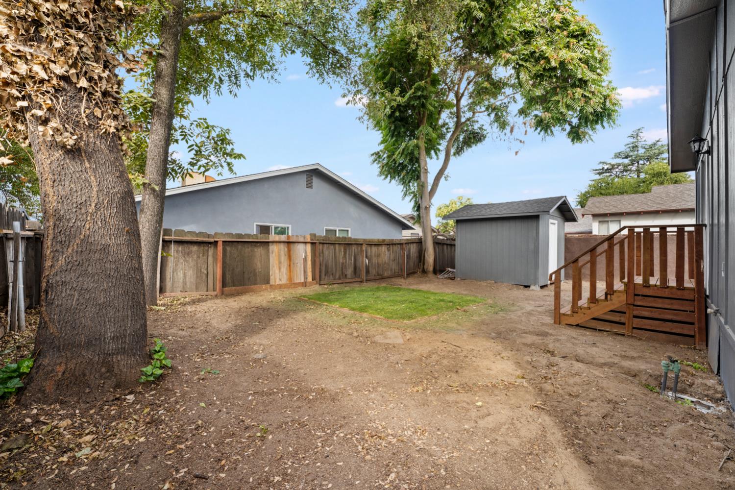 328 N 3rd Ave, Oakdale, CA 95361