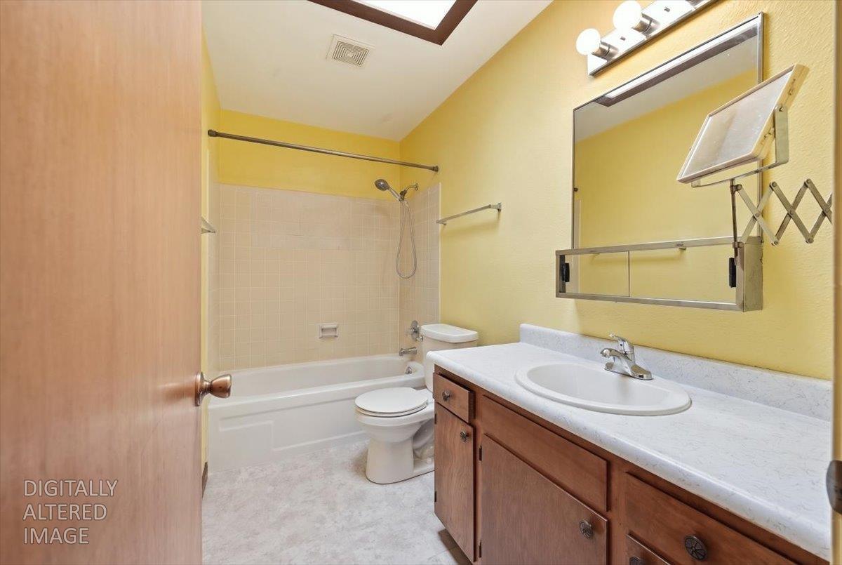 264 Dana Ct, Manteca, CA 95336