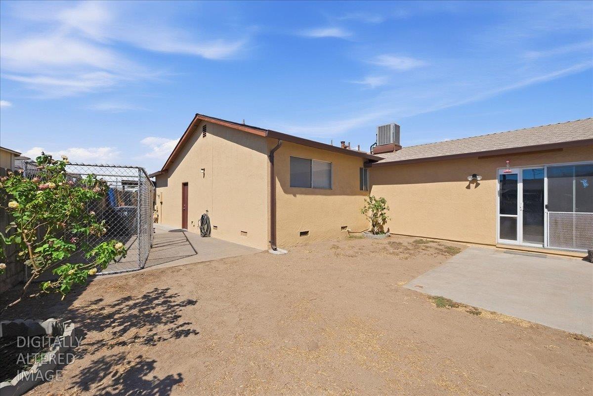 264 Dana Ct, Manteca, CA 95336