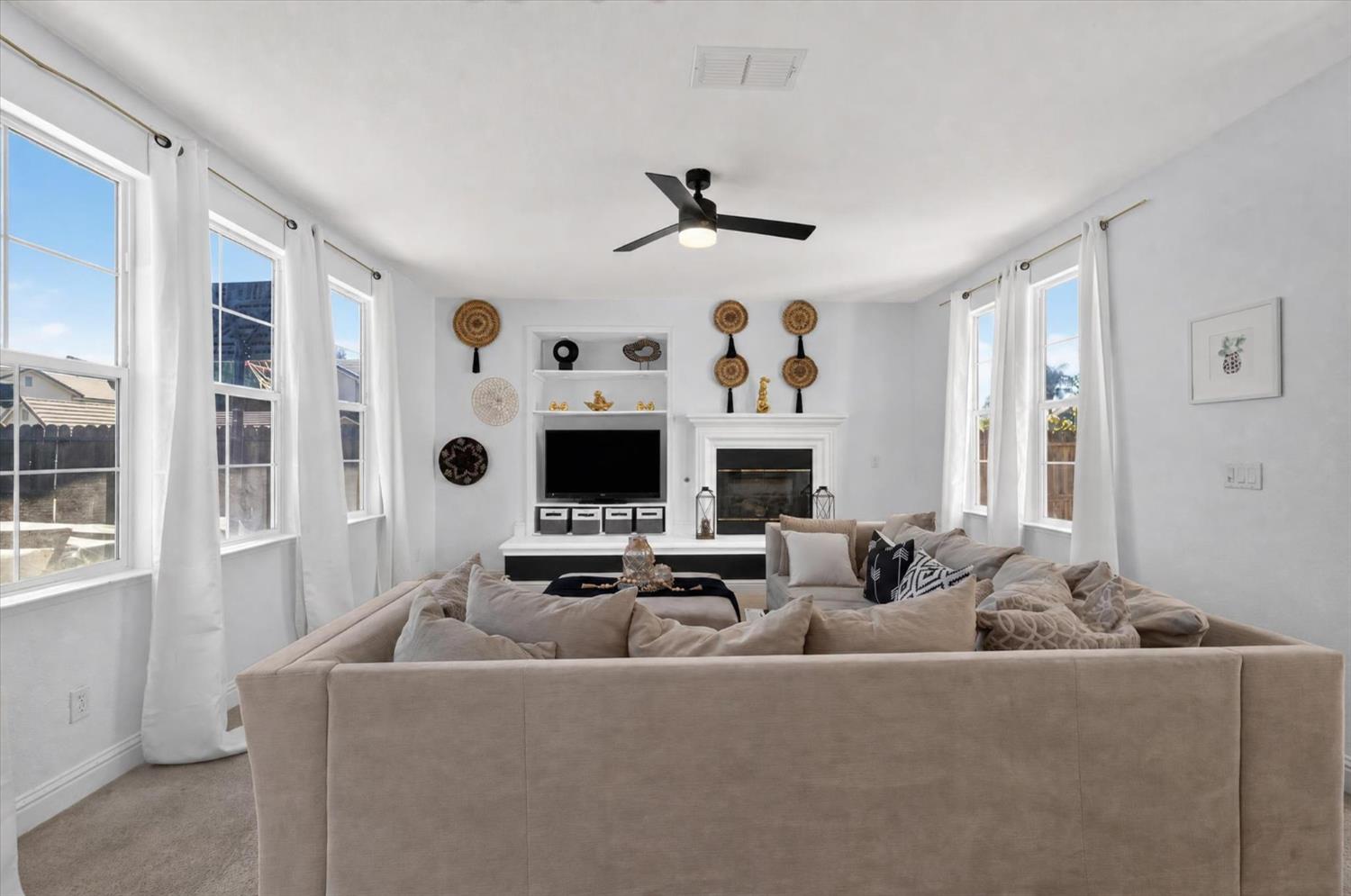 500 Henley Pkwy, Patterson, CA 95363