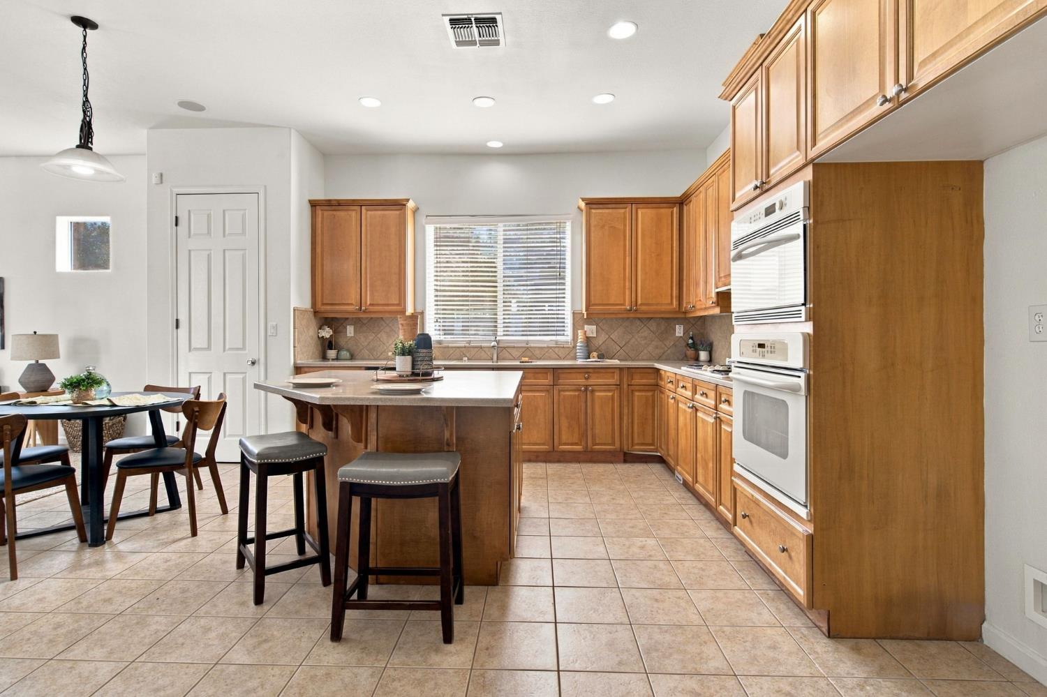 2217 Hearth Dr, Manteca, CA 95337