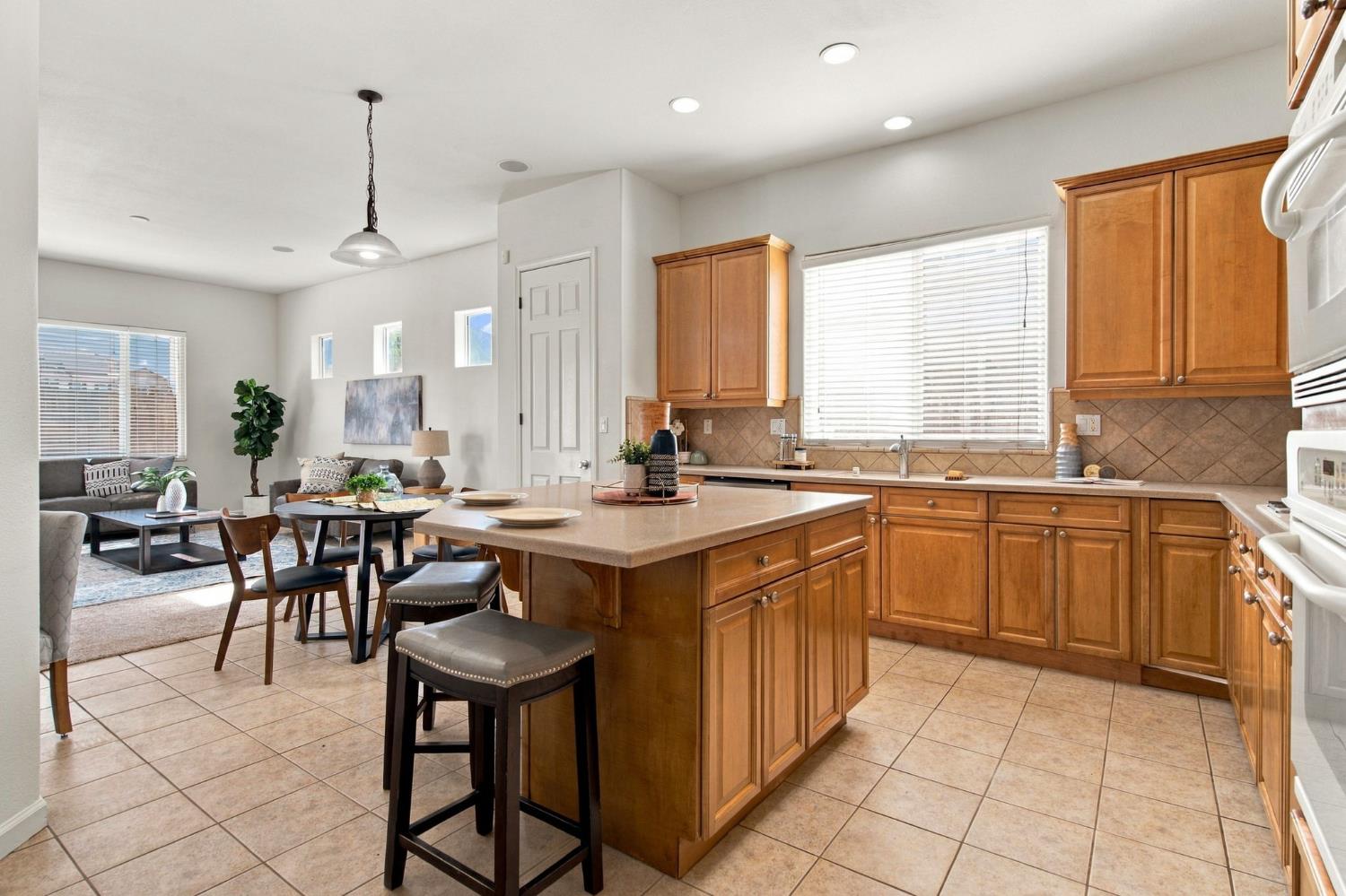 2217 Hearth Dr, Manteca, CA 95337