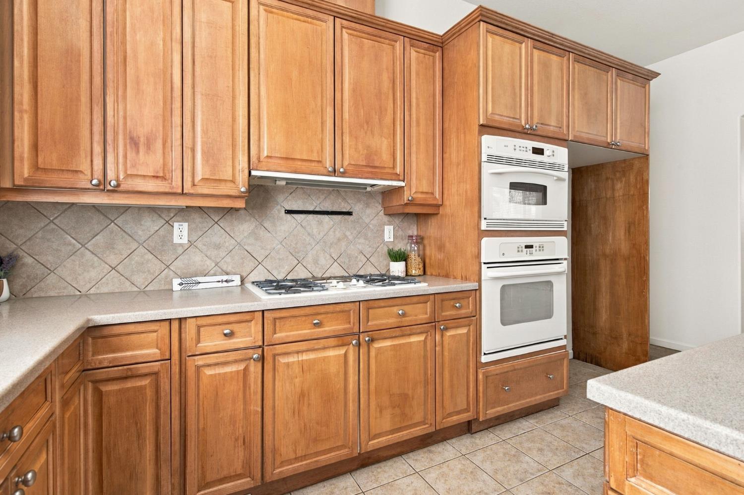 2217 Hearth Dr, Manteca, CA 95337