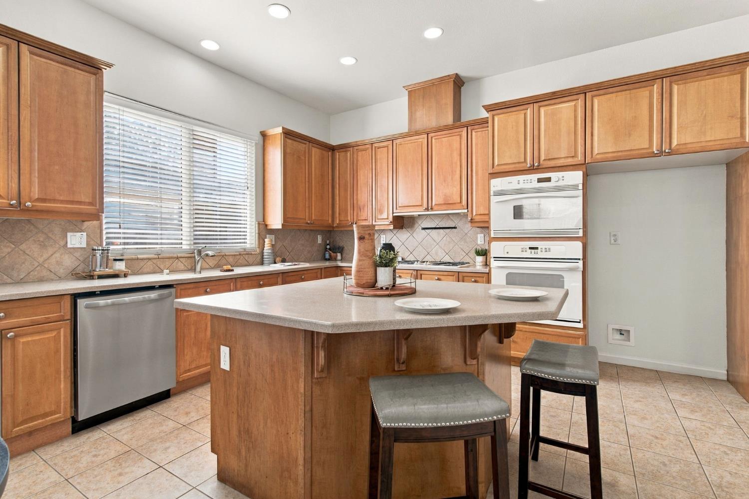 2217 Hearth Dr, Manteca, CA 95337