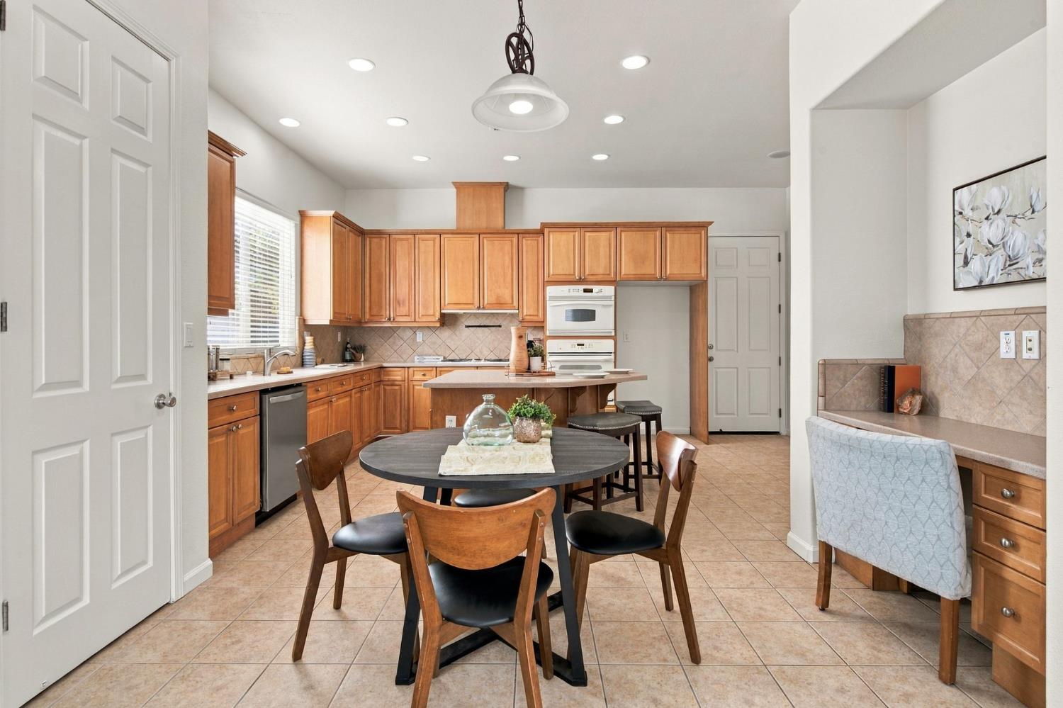 2217 Hearth Dr, Manteca, CA 95337