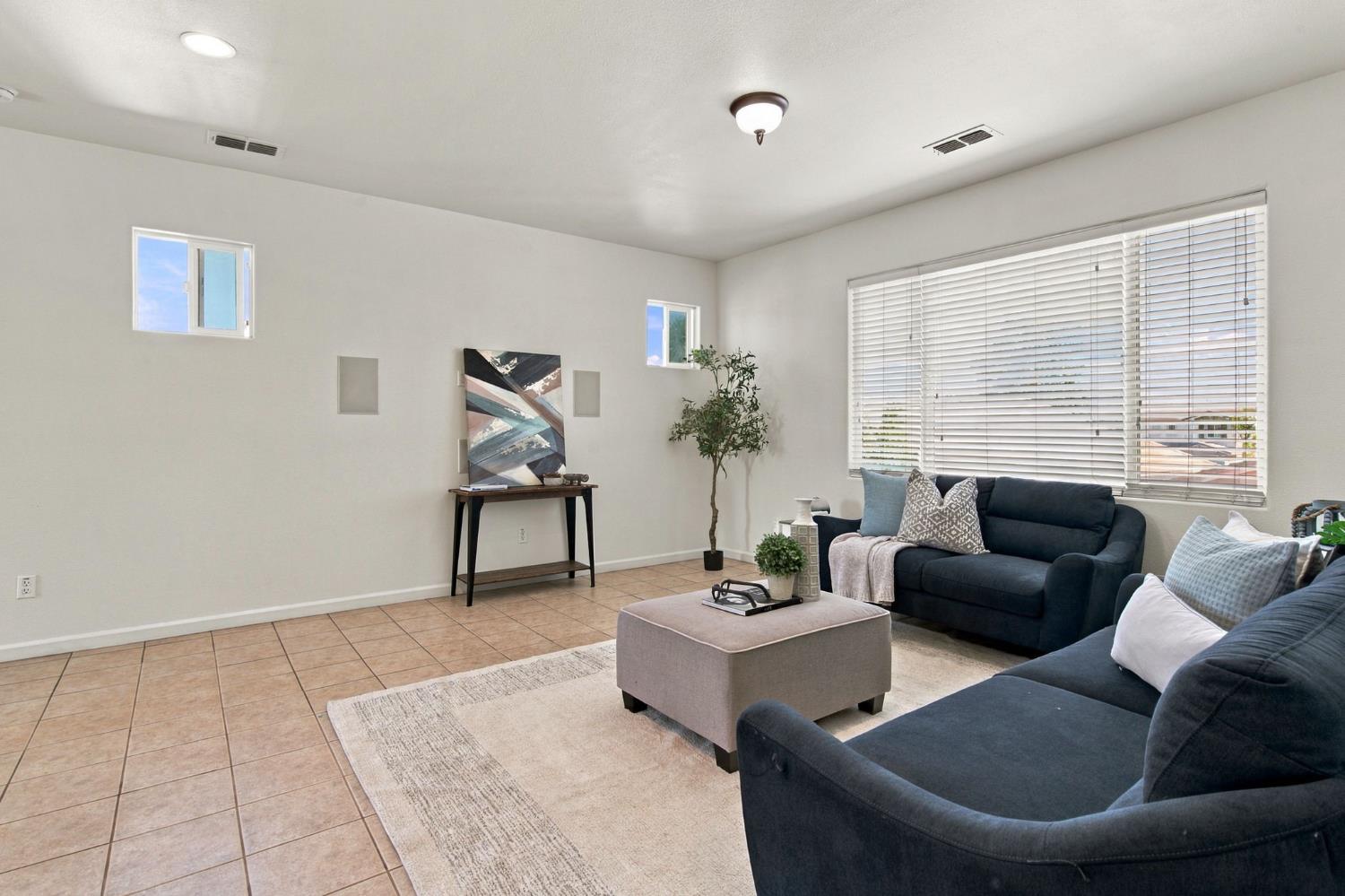 2217 Hearth Dr, Manteca, CA 95337