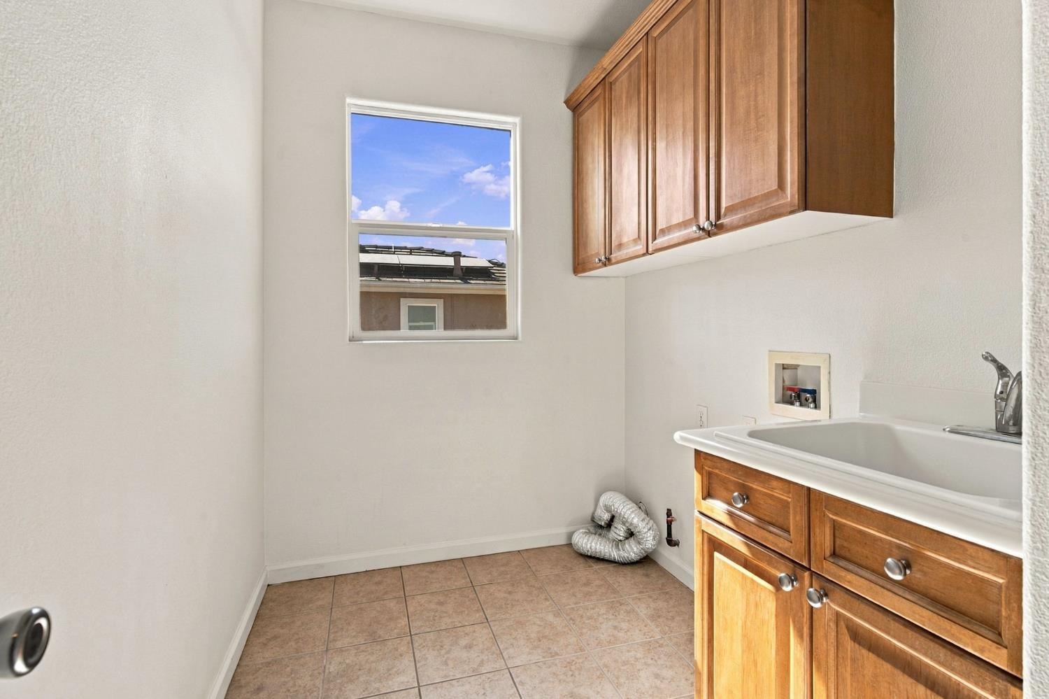 2217 Hearth Dr, Manteca, CA 95337