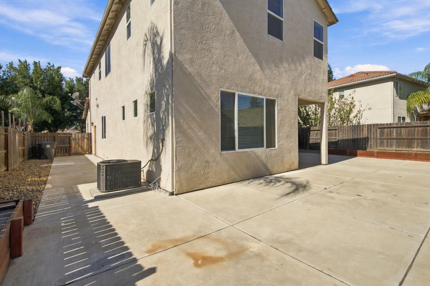 2217 Hearth Dr, Manteca, CA 95337