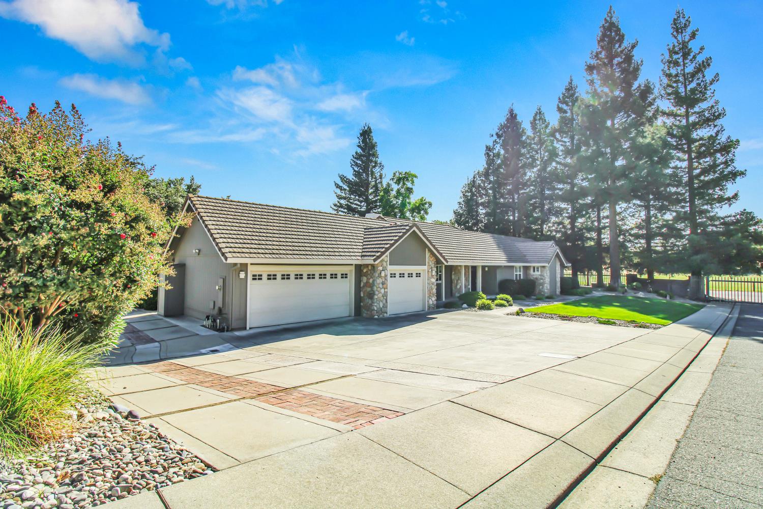 11000 Mallard Ct, Oakdale, CA 95361