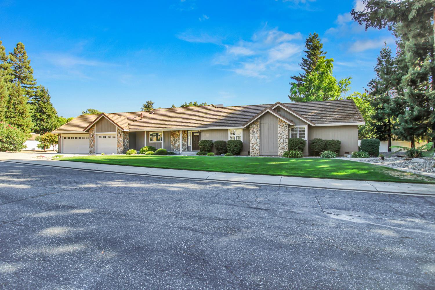 11000 Mallard Ct, Oakdale, CA 95361