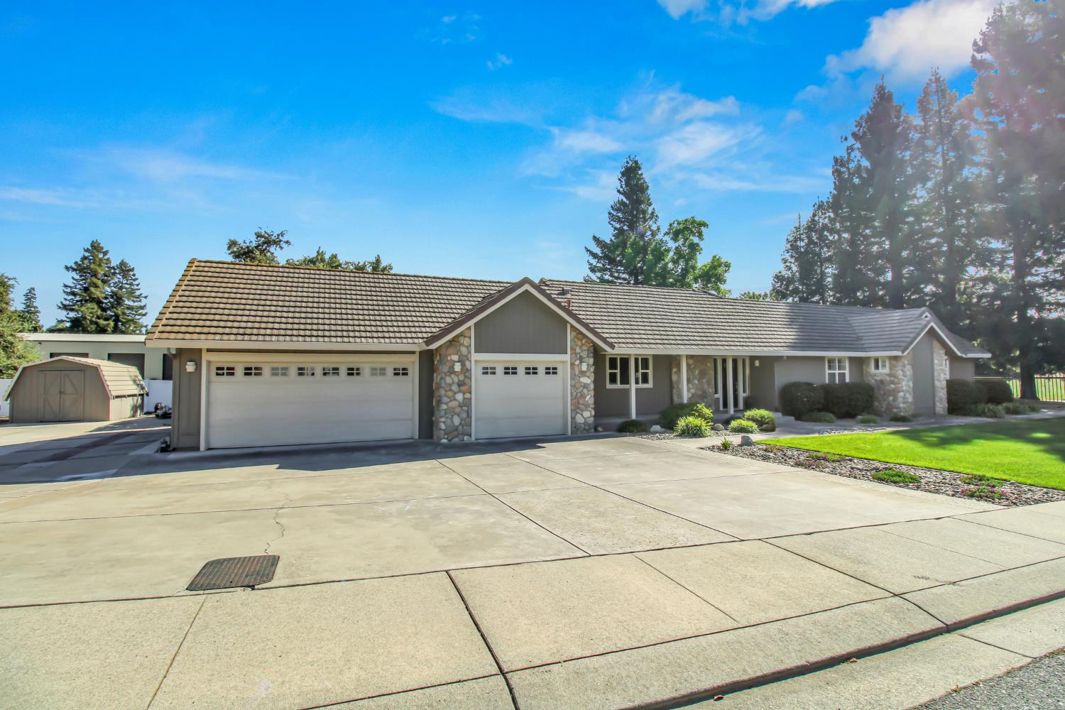 11000 Mallard Ct, Oakdale, CA 95361