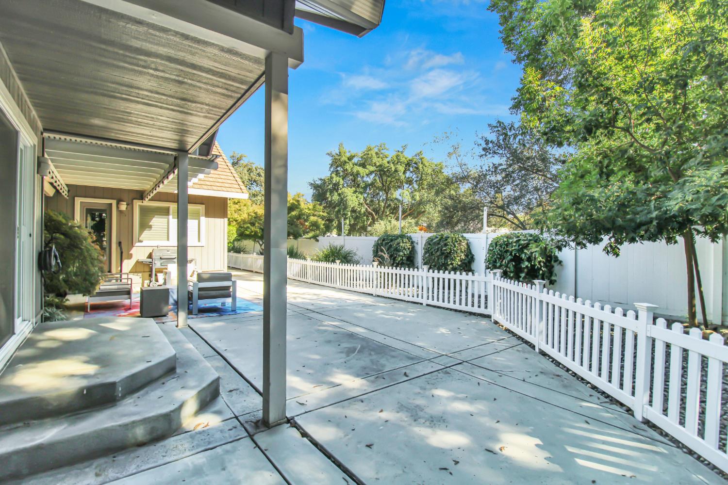 11000 Mallard Ct, Oakdale, CA 95361