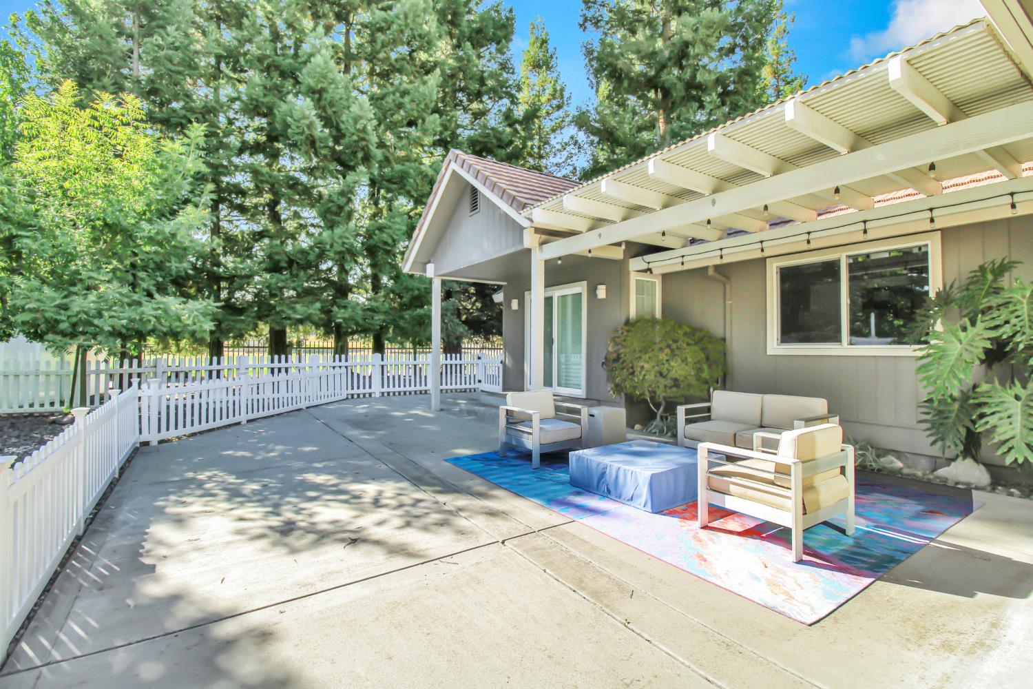 11000 Mallard Ct, Oakdale, CA 95361