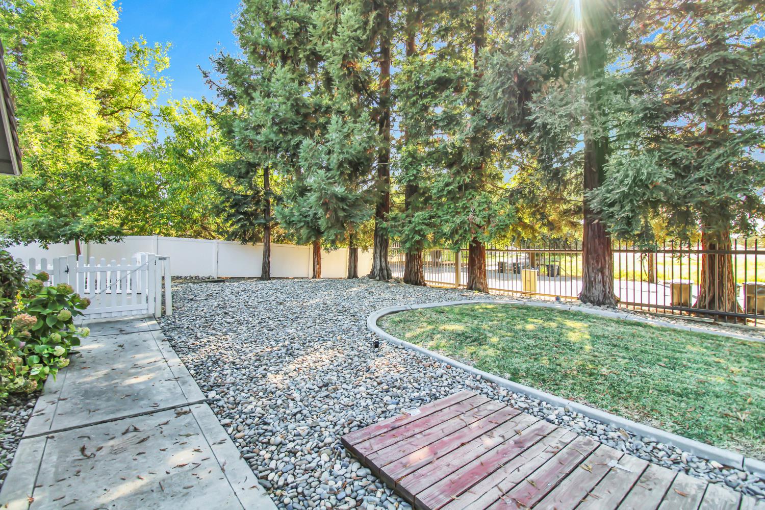 11000 Mallard Ct, Oakdale, CA 95361