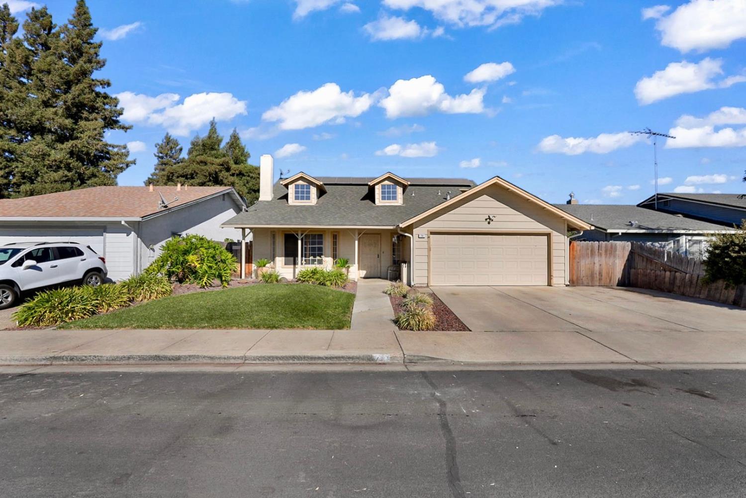 73 S Obsidian Dr, Oakdale, CA 95361