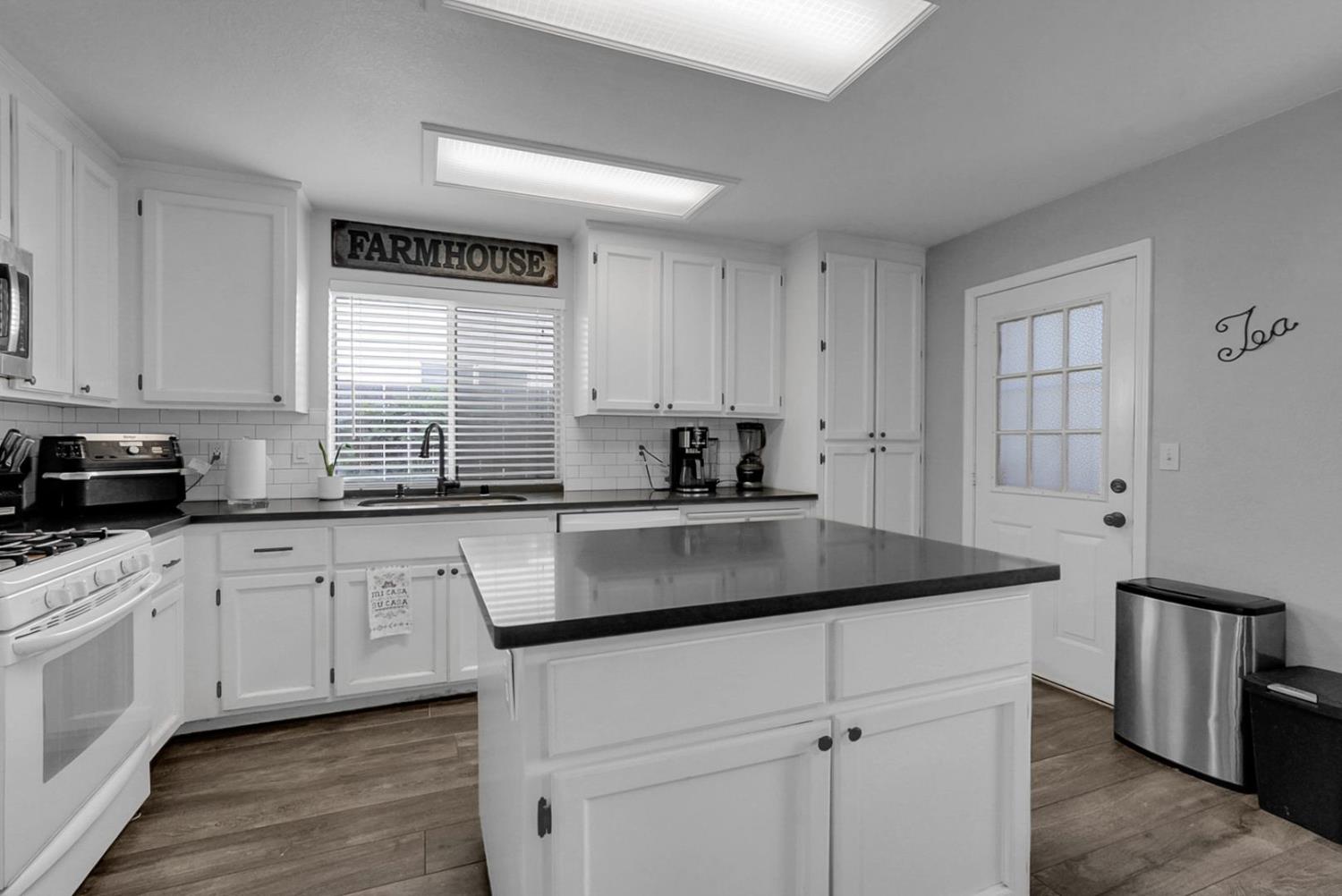 73 S Obsidian Dr, Oakdale, CA 95361