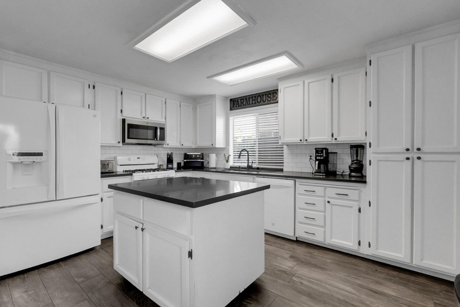 73 S Obsidian Dr, Oakdale, CA 95361