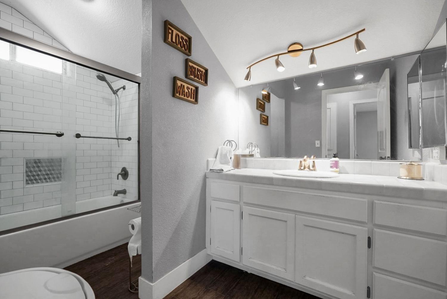 73 S Obsidian Dr, Oakdale, CA 95361