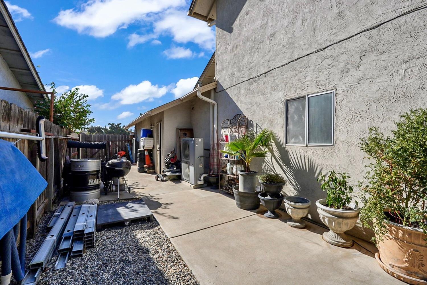 73 S Obsidian Dr, Oakdale, CA 95361