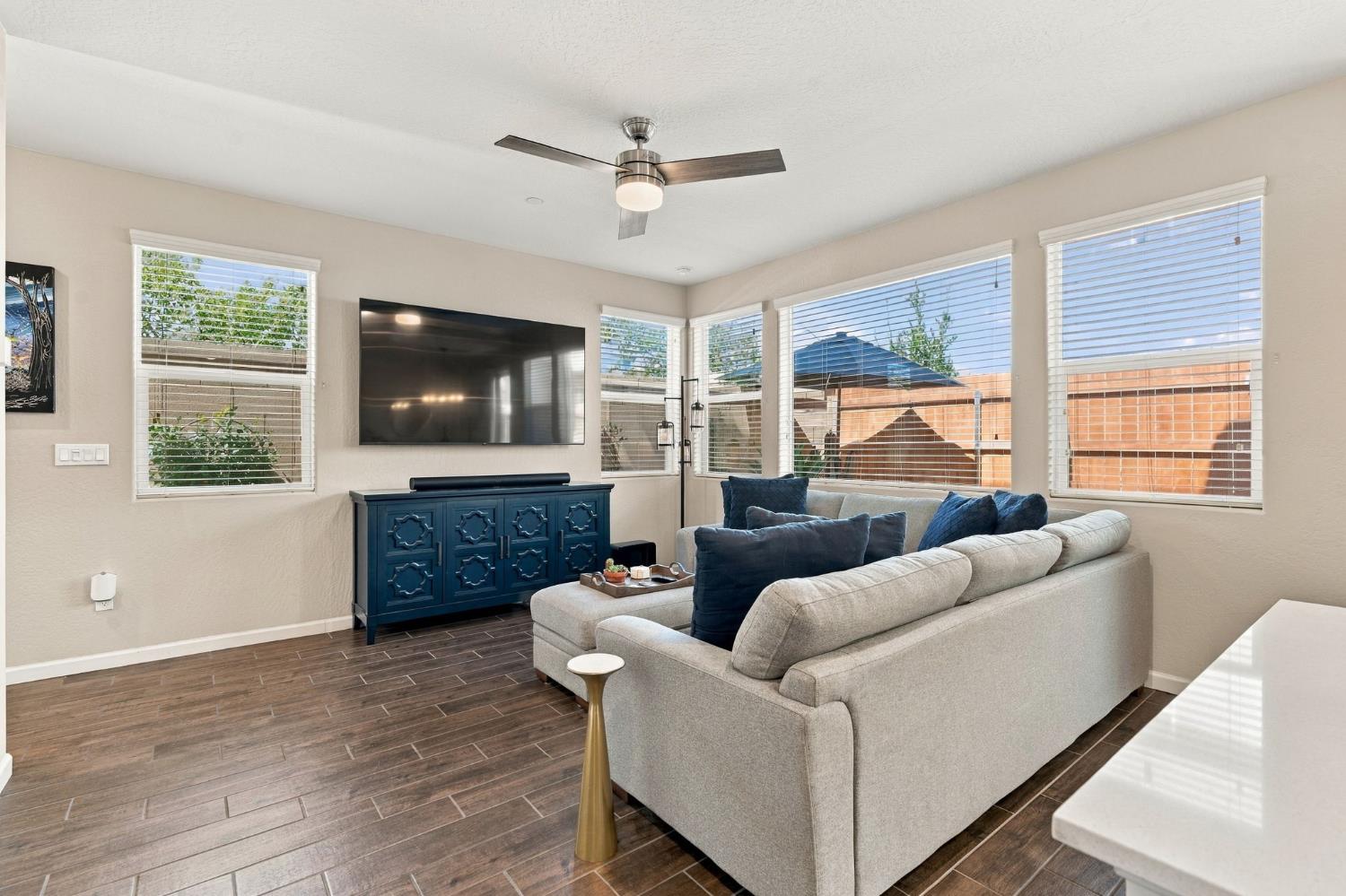 1123 Royalty Way, Madera, CA 93636