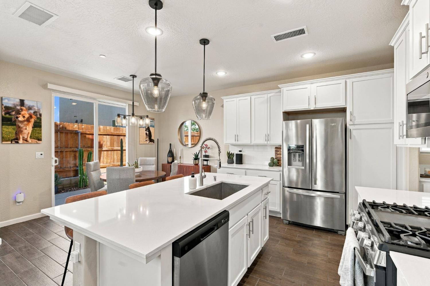 1123 Royalty Way, Madera, CA 93636
