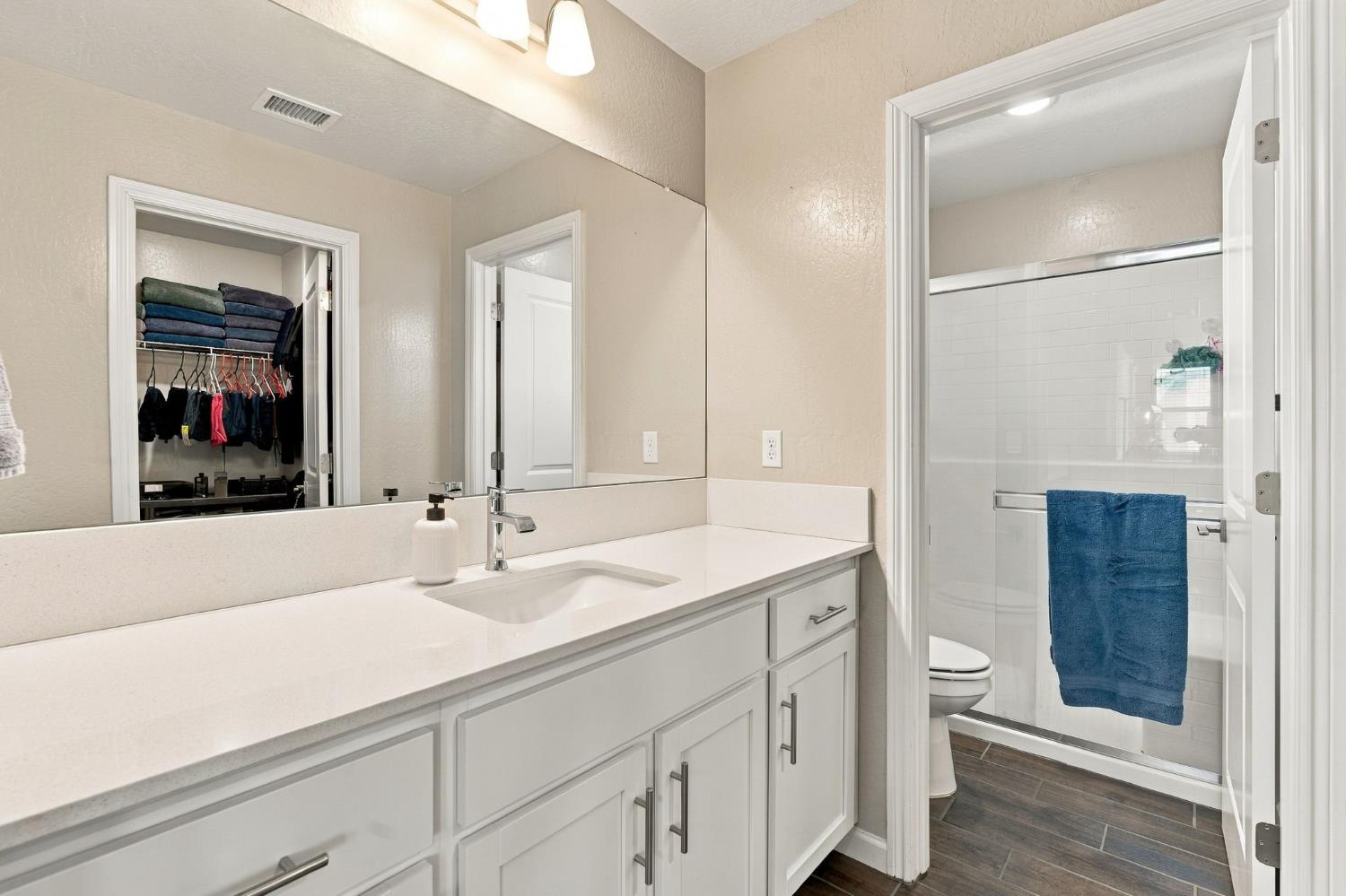 1123 Royalty Way, Madera, CA 93636