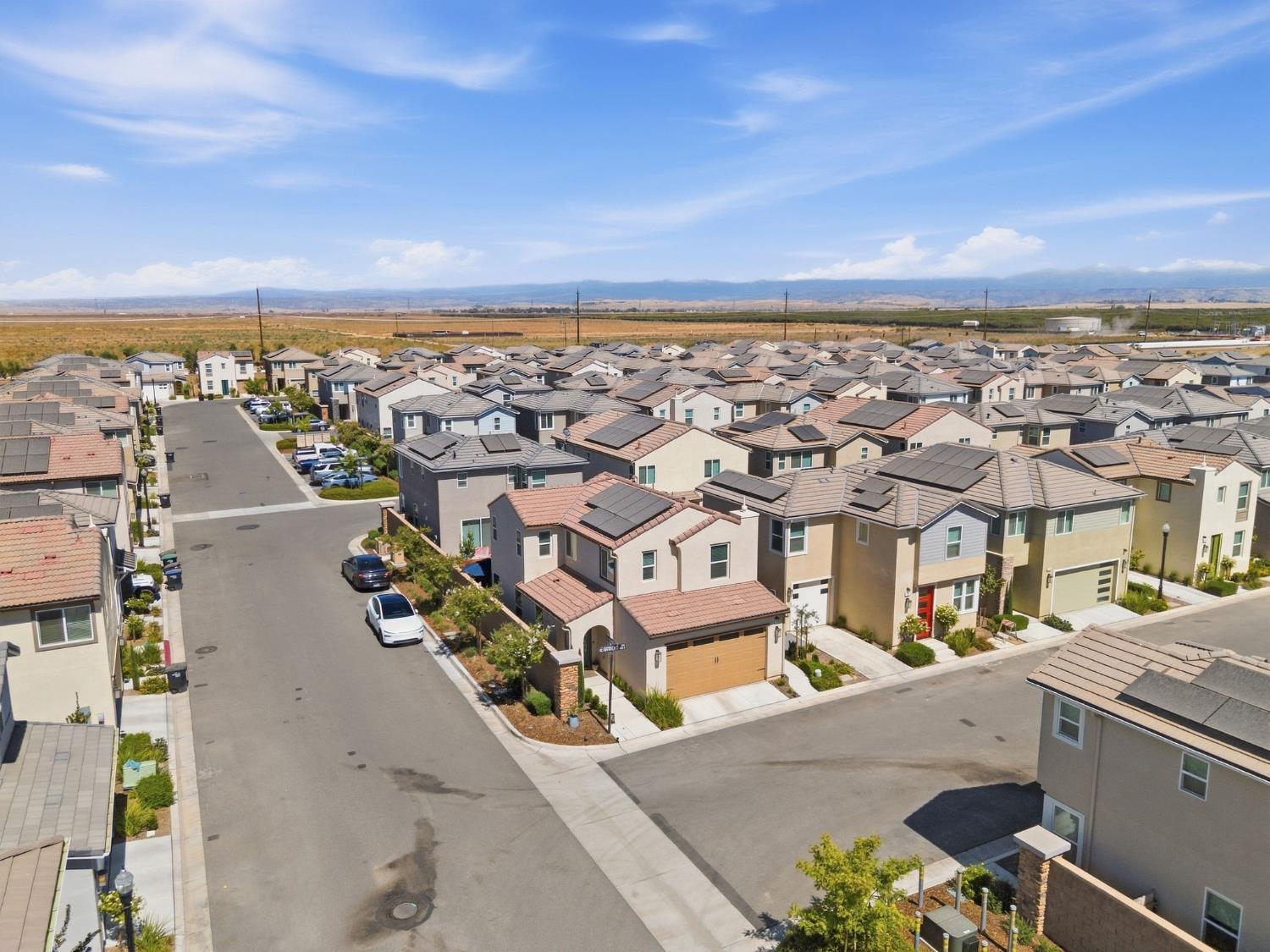 1123 Royalty Way, Madera, CA 93636