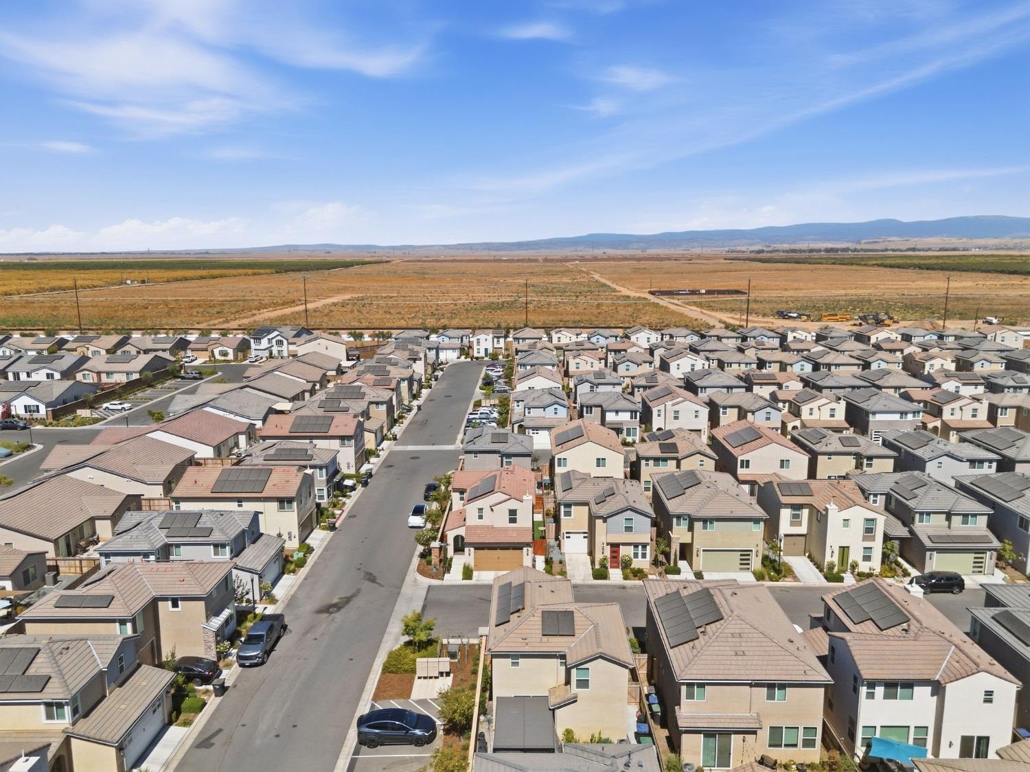 1123 Royalty Way, Madera, CA 93636