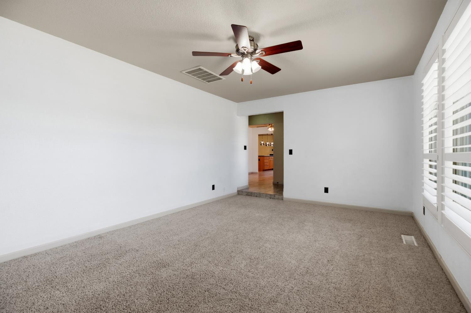 1730 Colombard Ct, Escalon, CA 95320