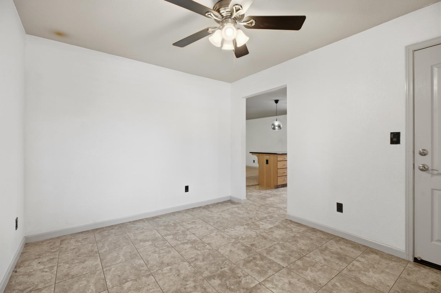 1730 Colombard Ct, Escalon, CA 95320