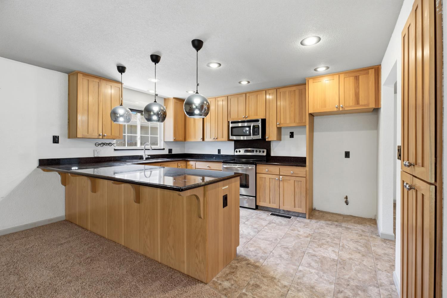 1730 Colombard Ct, Escalon, CA 95320