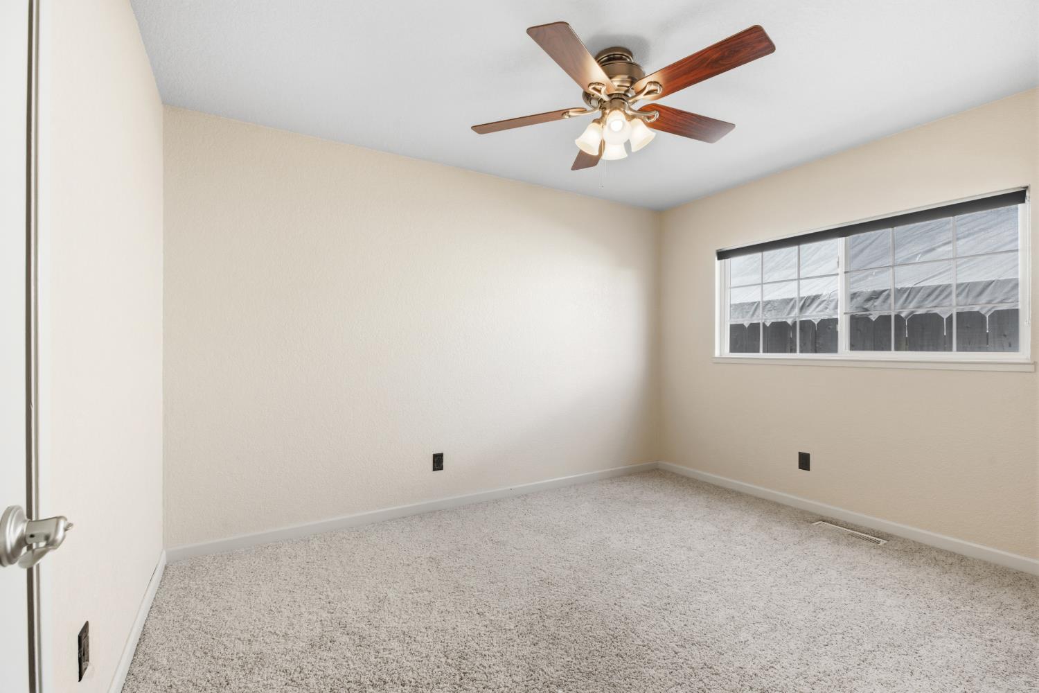 1730 Colombard Ct, Escalon, CA 95320