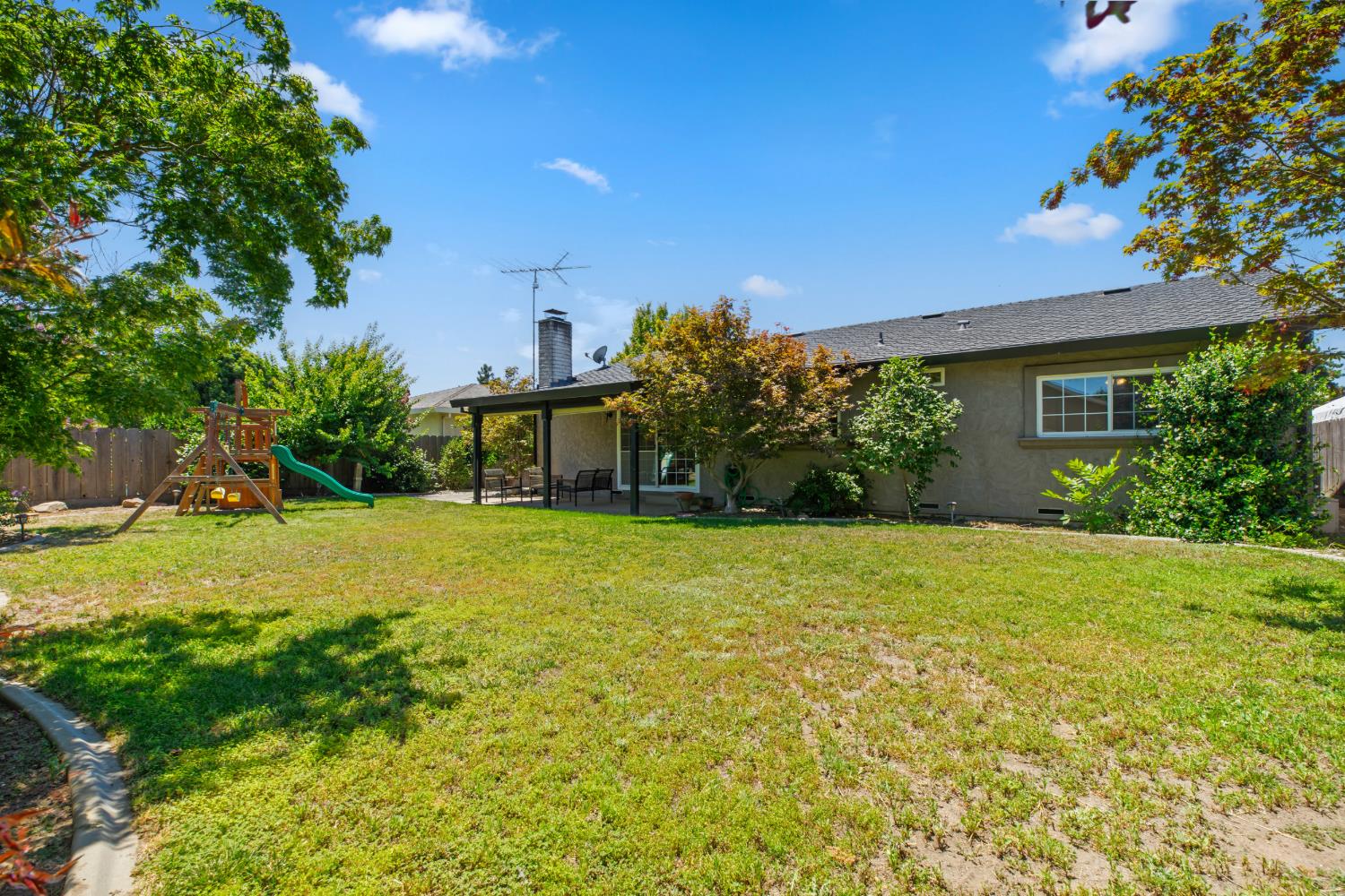 1730 Colombard Ct, Escalon, CA 95320