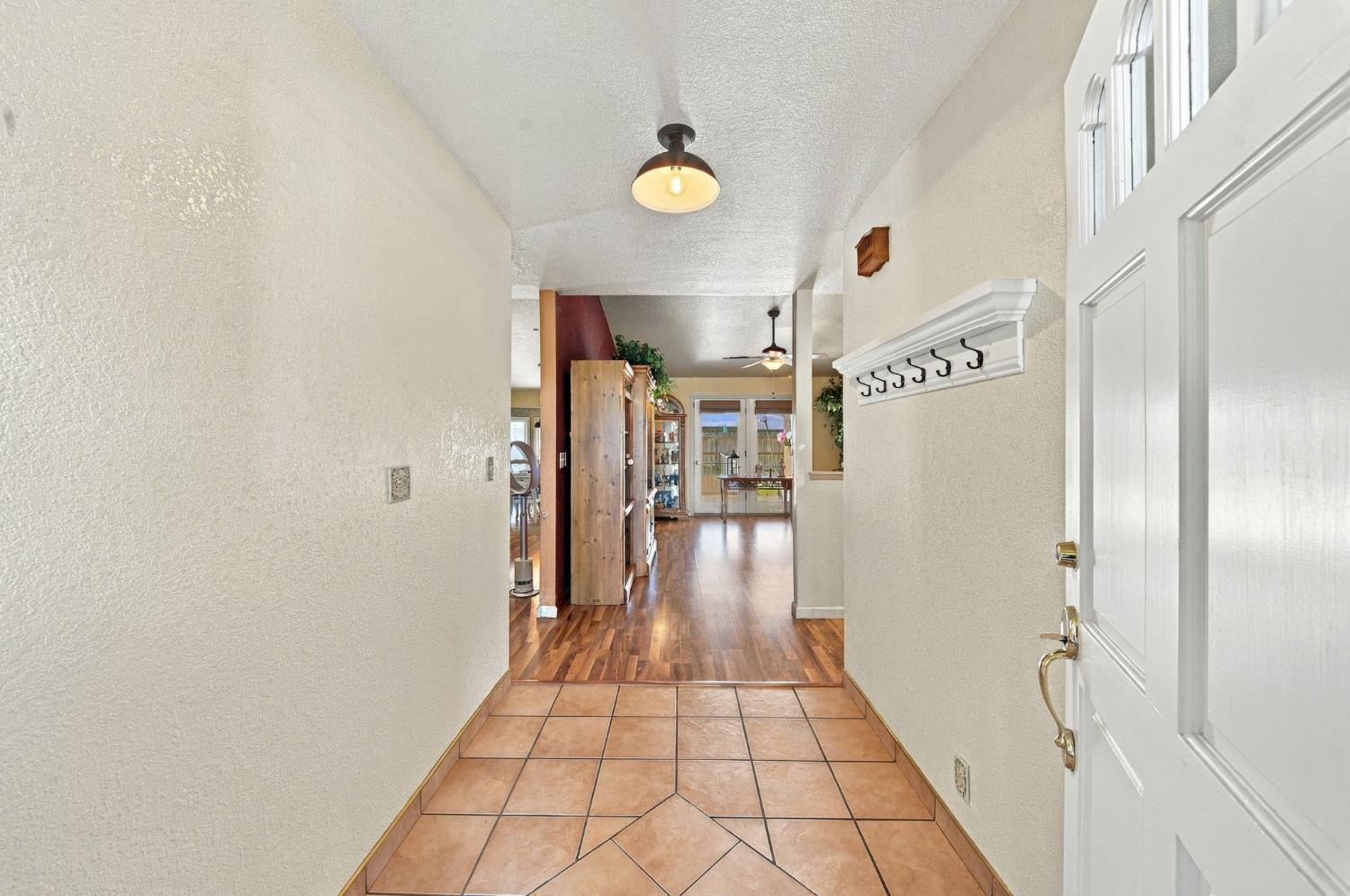 588 Carrigane Way, Manteca, CA 95337