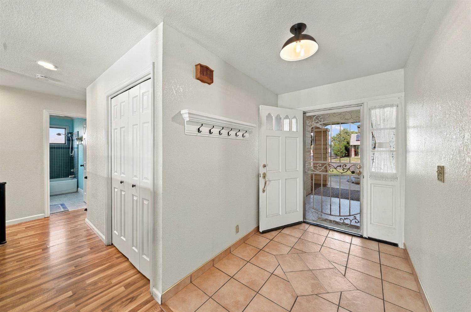 588 Carrigane Way, Manteca, CA 95337