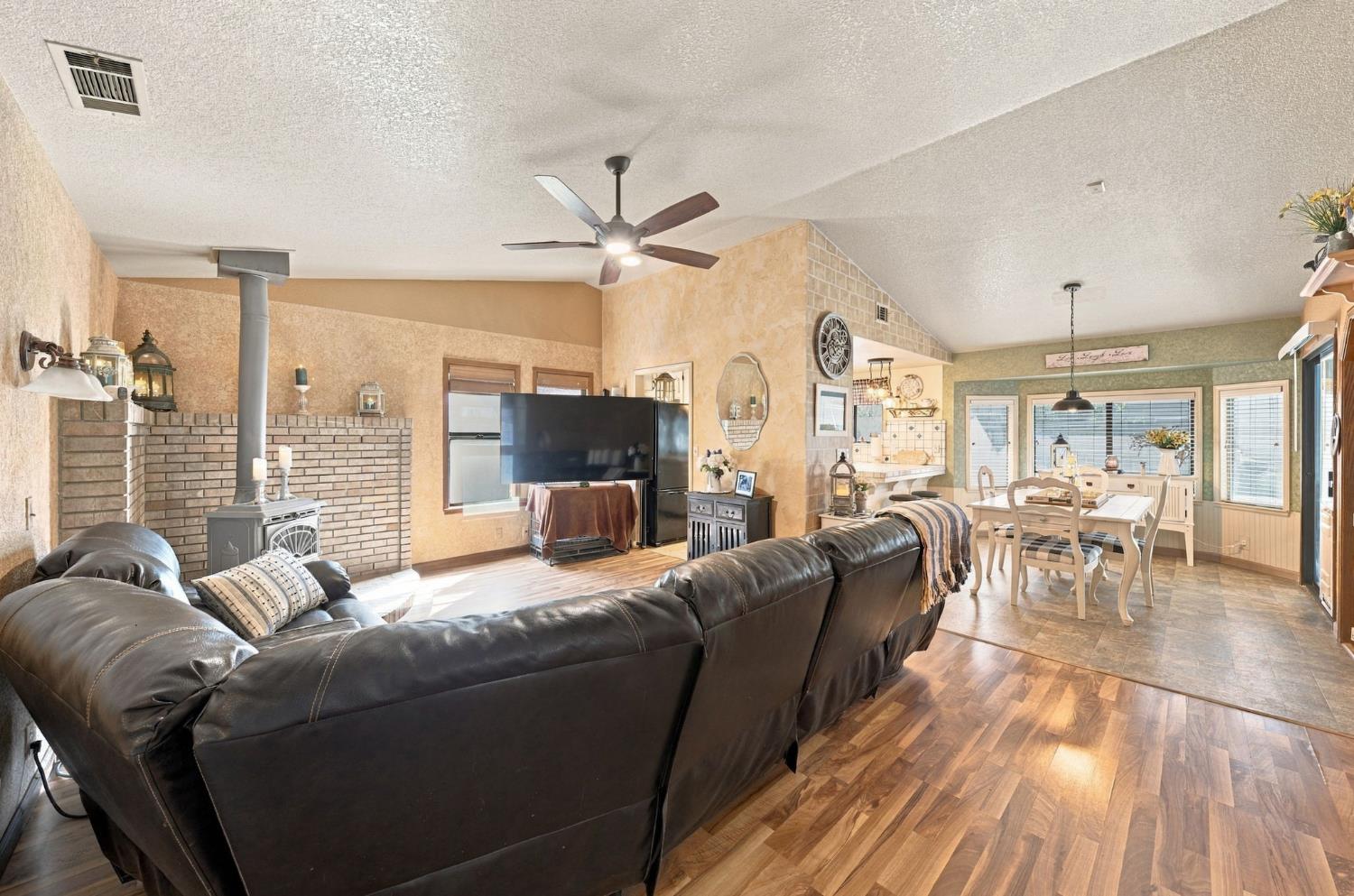 588 Carrigane Way, Manteca, CA 95337