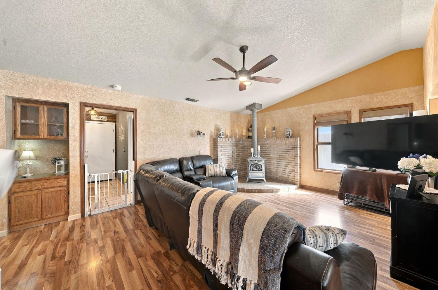 588 Carrigane Way, Manteca, CA 95337