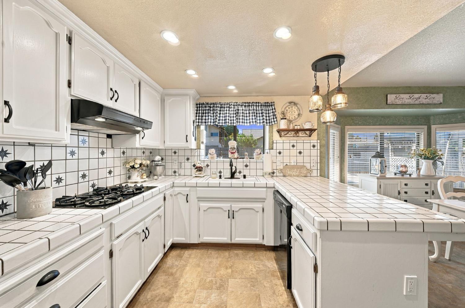 588 Carrigane Way, Manteca, CA 95337