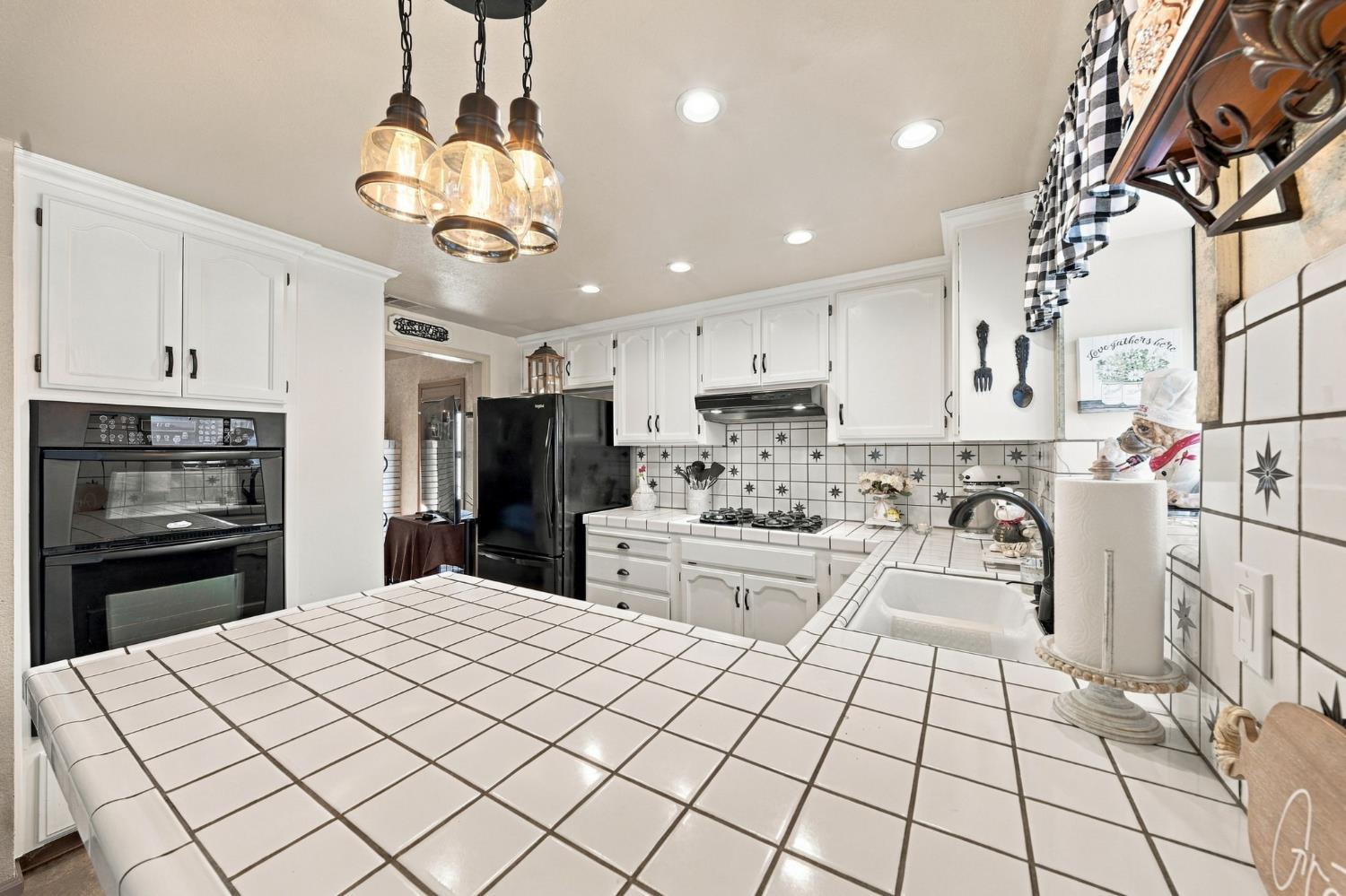 588 Carrigane Way, Manteca, CA 95337