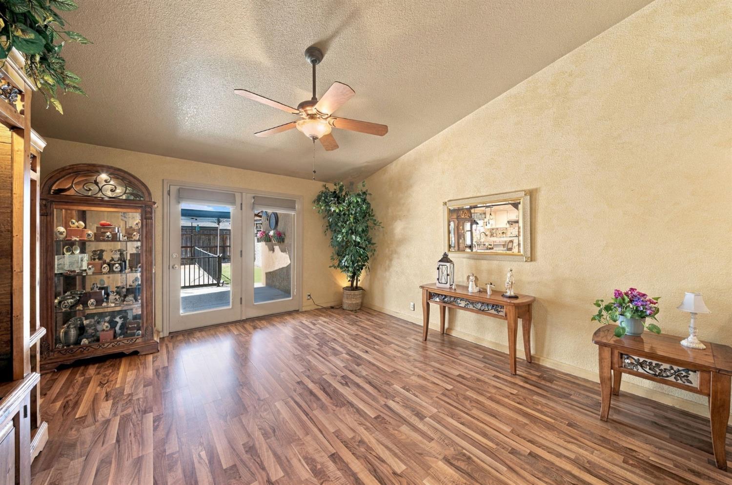 588 Carrigane Way, Manteca, CA 95337