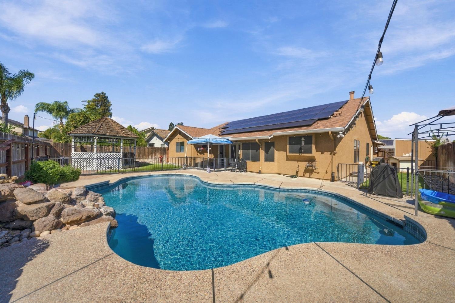 588 Carrigane Way, Manteca, CA 95337