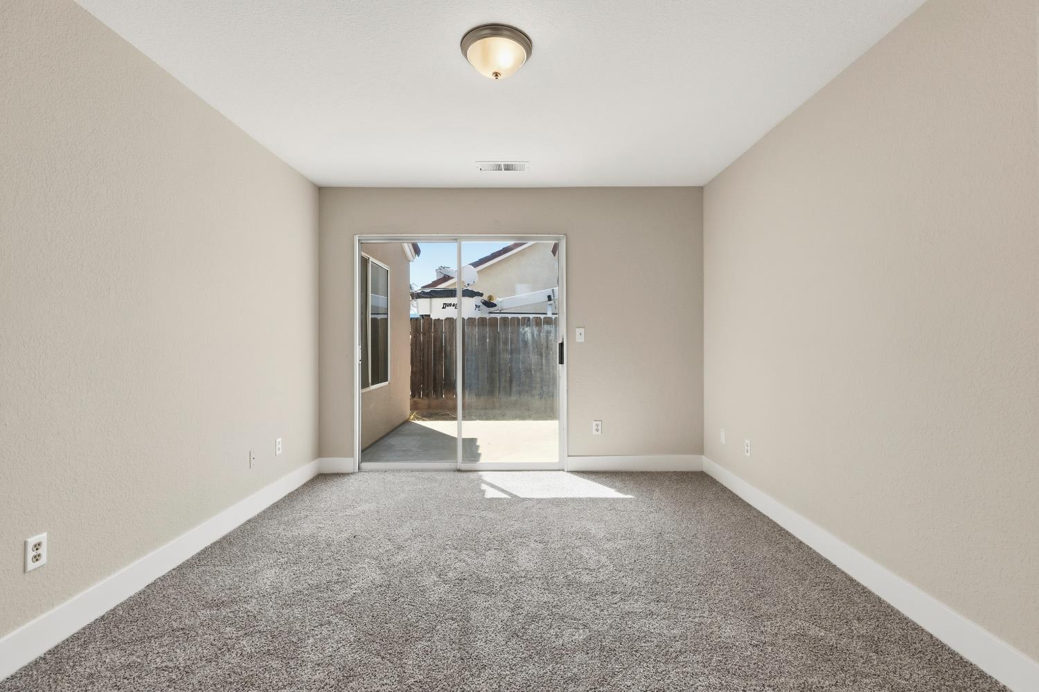 1422 Tawny Ln, Turlock, CA 95380