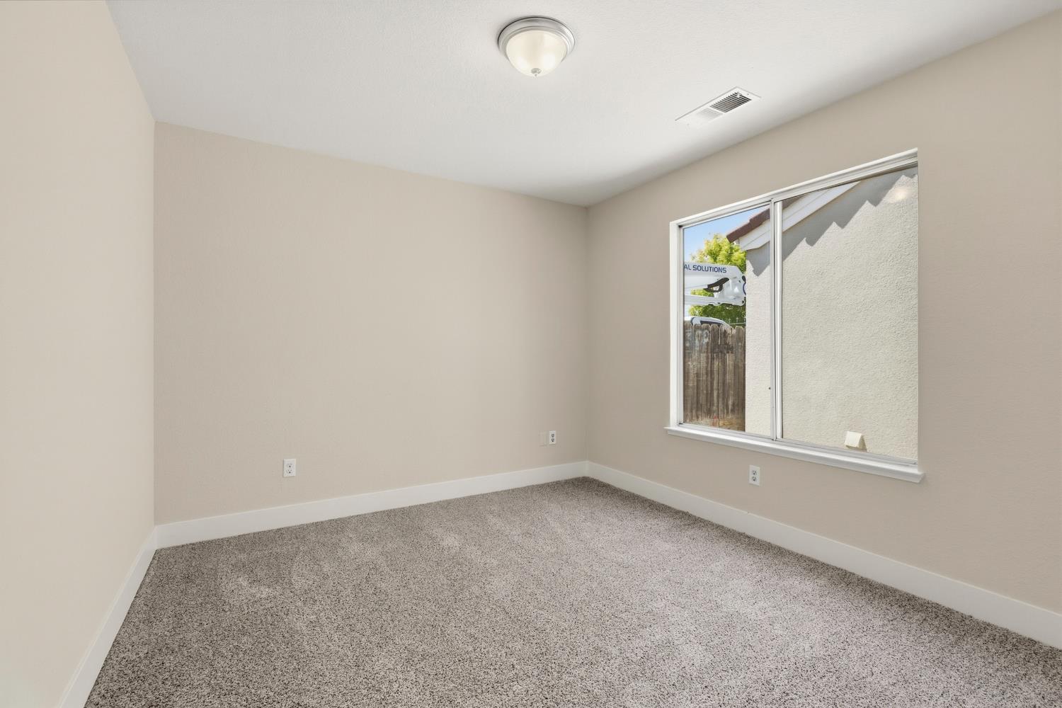 1422 Tawny Ln, Turlock, CA 95380