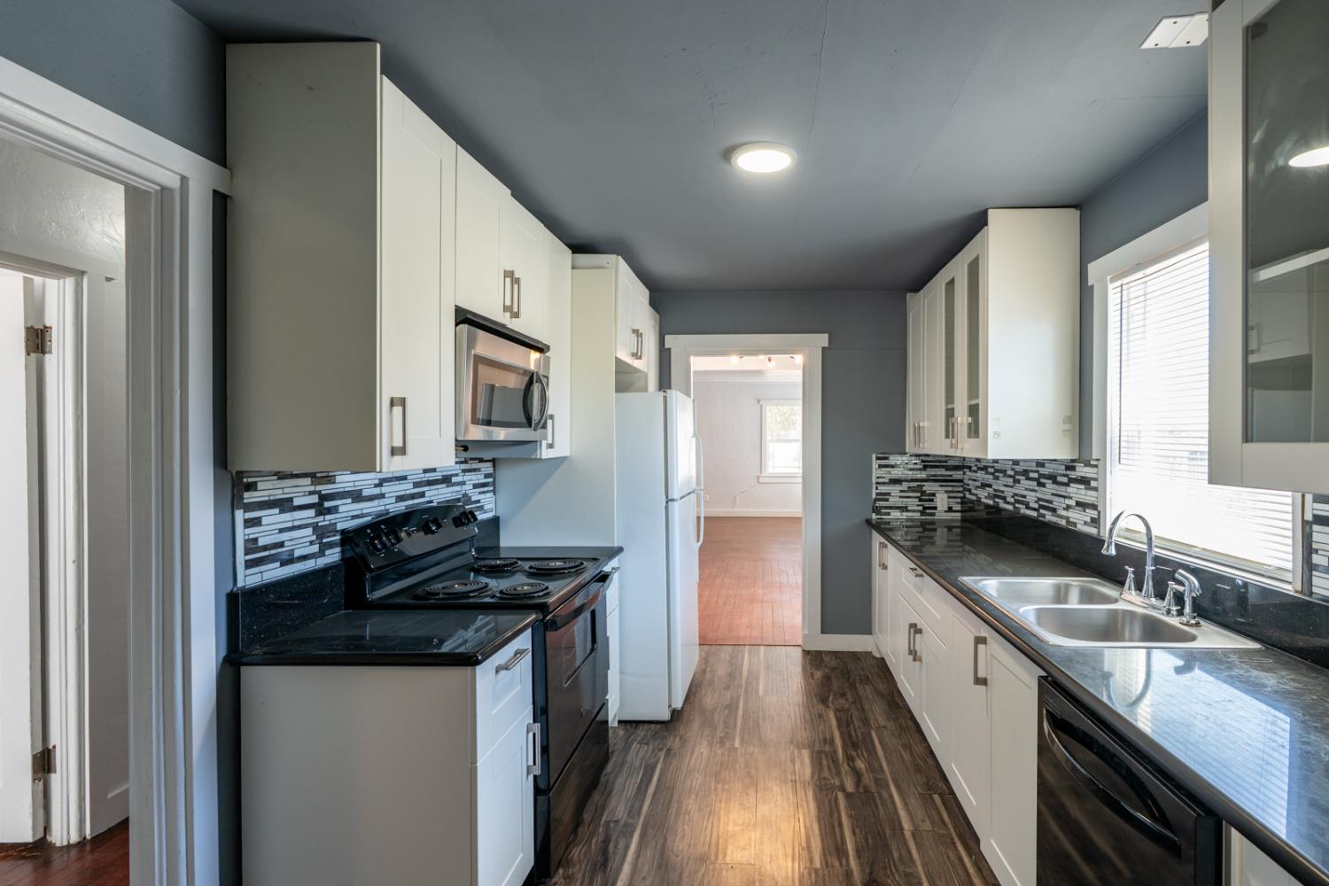 360 E 19th St, Merced, CA 95340