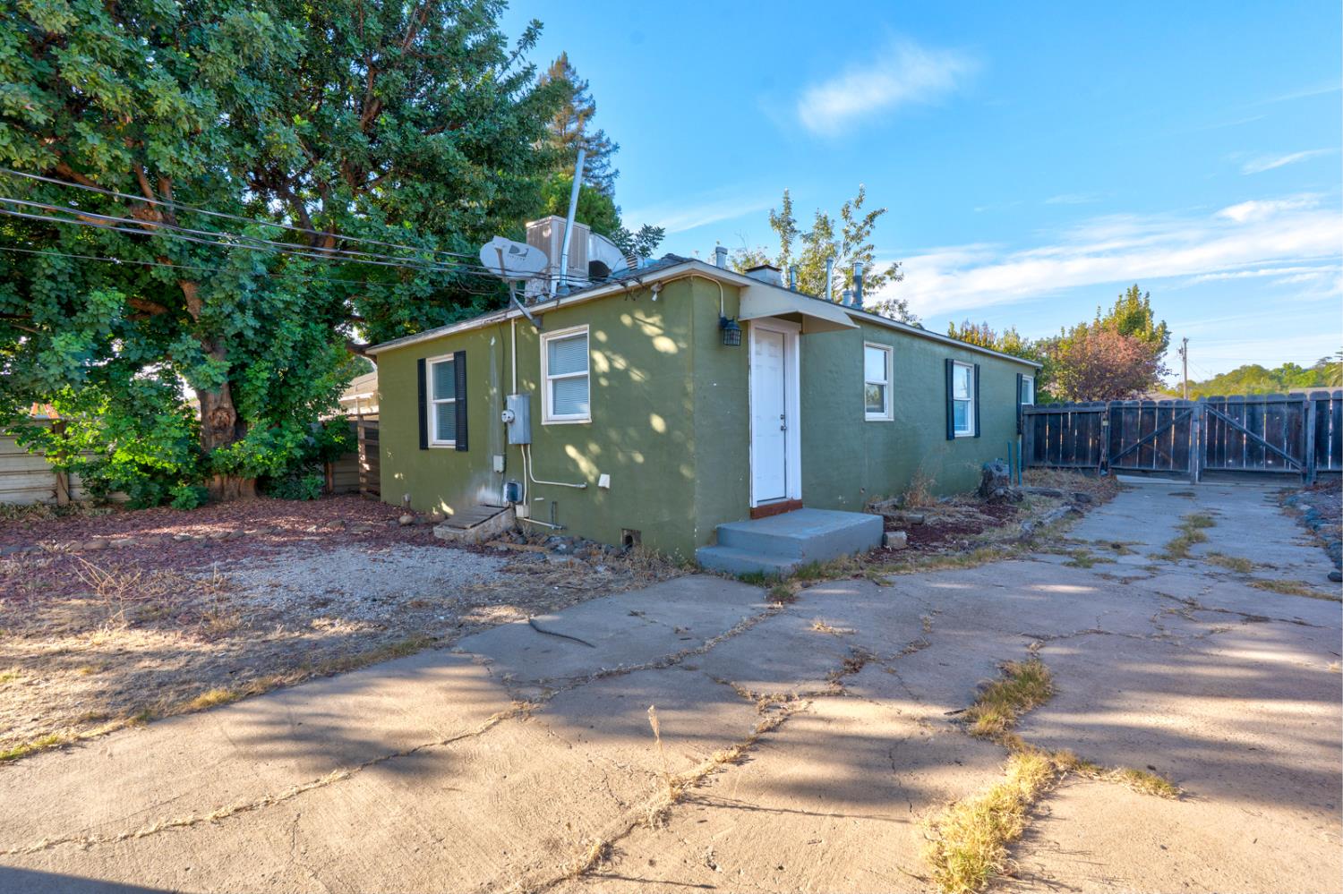360 E 19th St, Merced, CA 95340