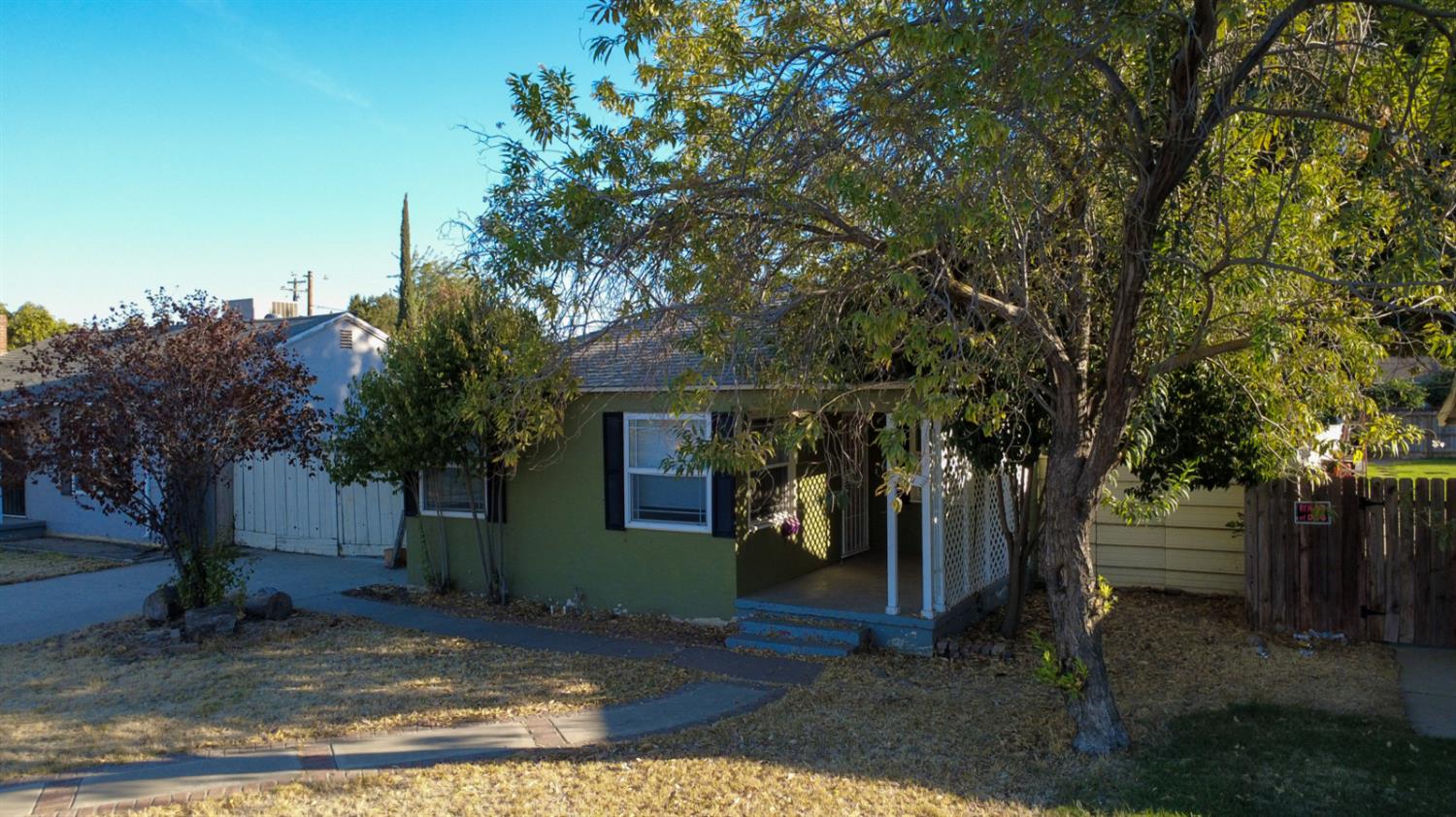 360 E 19th St, Merced, CA 95340