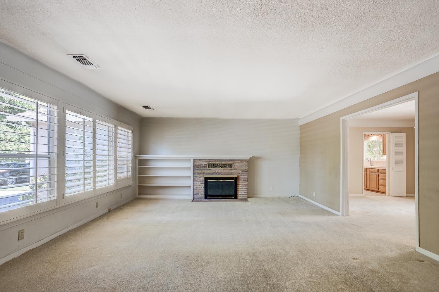 612 Hilton St, Modesto, CA 95350
