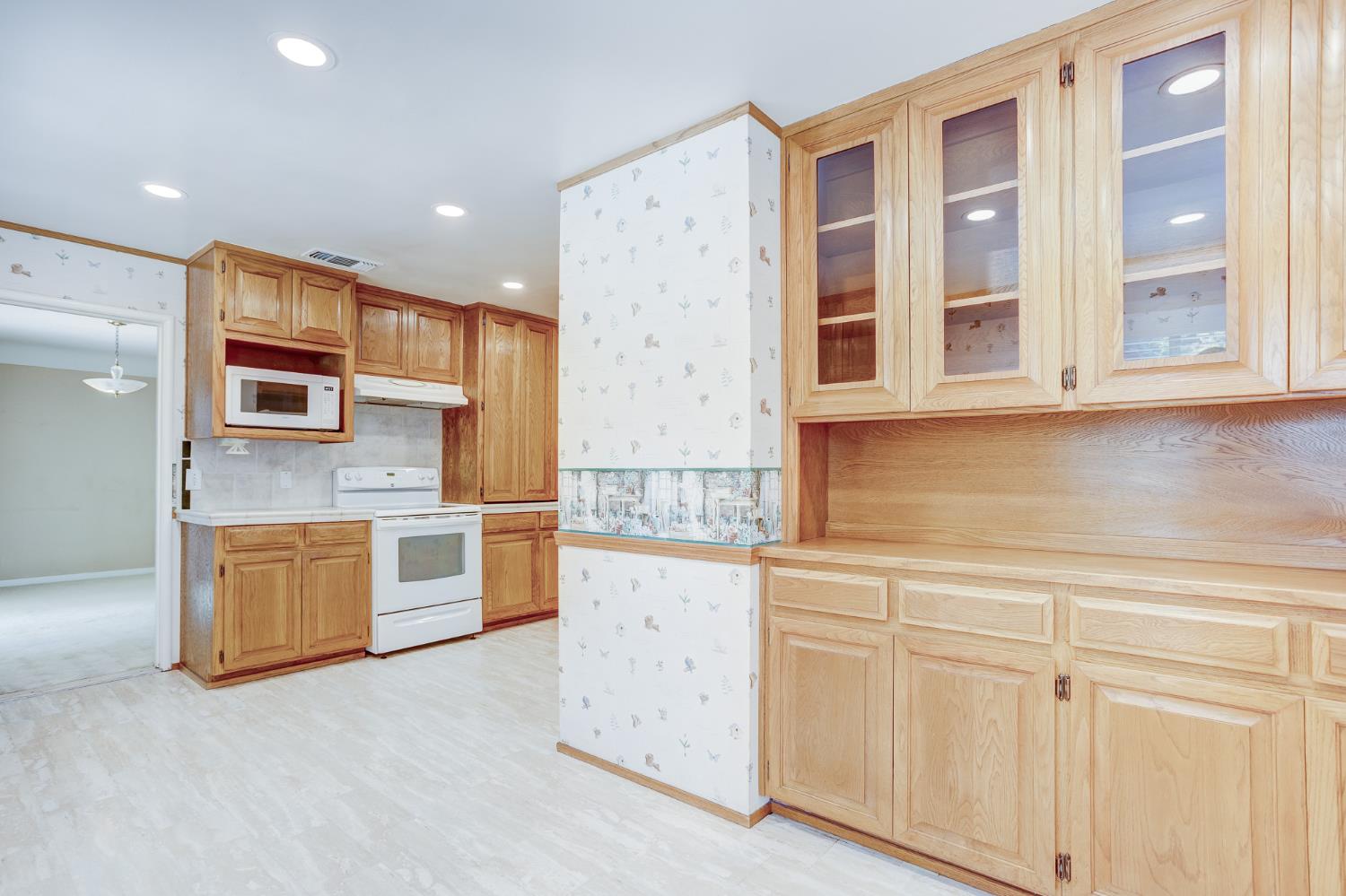 612 Hilton St, Modesto, CA 95350