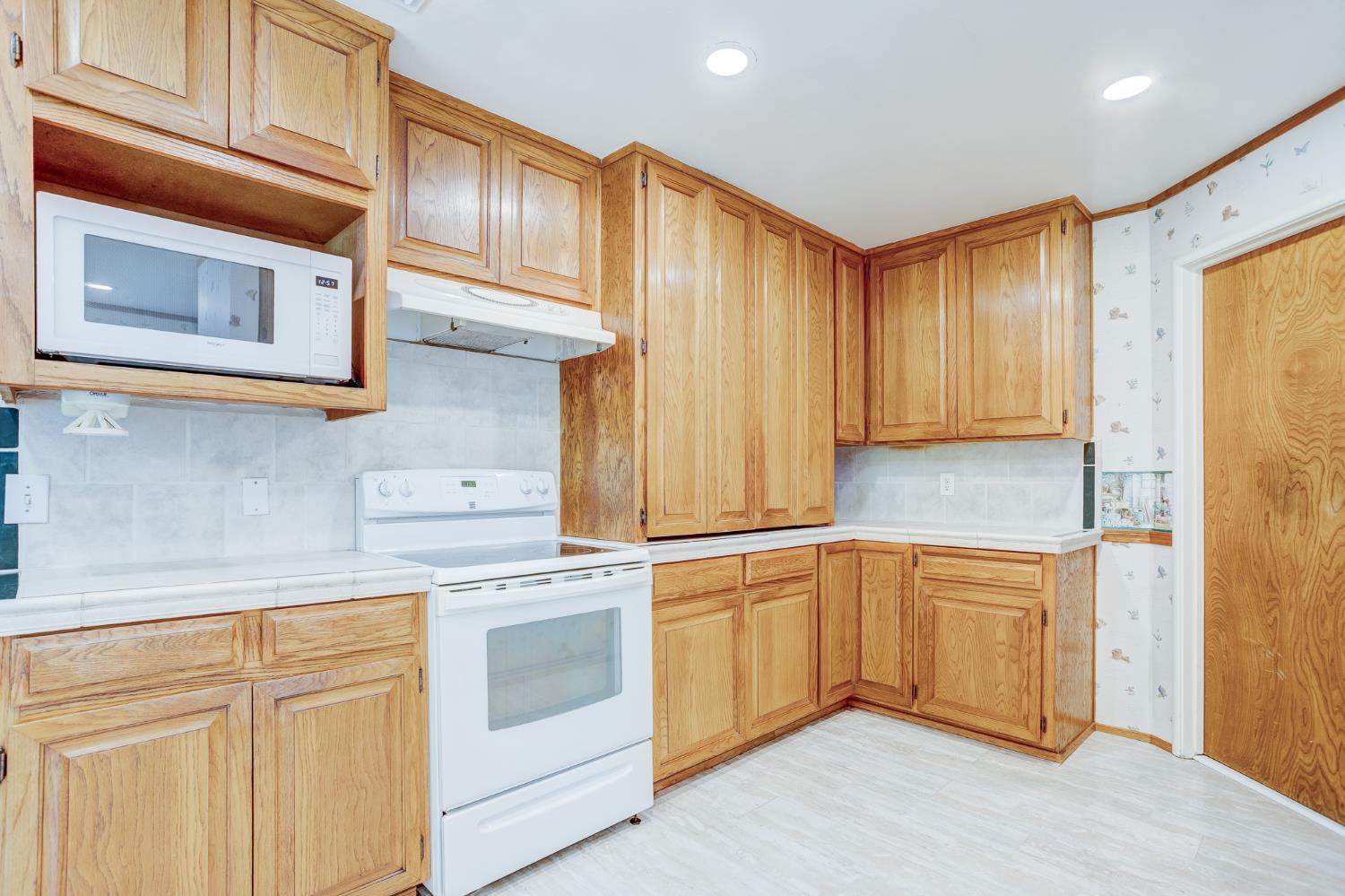612 Hilton St, Modesto, CA 95350