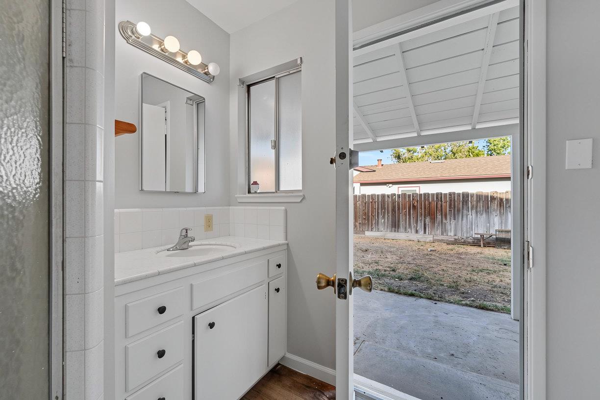 1810 Monte Carlo Ave, Modesto, CA 95350